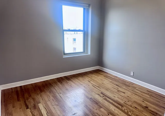 Listing Photo 5 - Condo for sale in building located at 4949 S Calumet Ave, Chicago, IL 60653 - Unit #3S