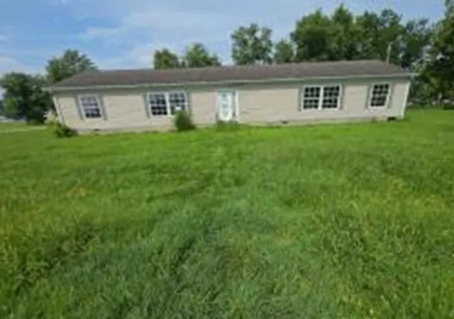Photo 2 of Single family home for sale at 203 N Monroe St, Parkersburg, IL 62452 | MLS# 12718489 | Listing updated on 2026-10-05