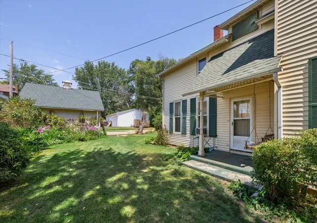 Photo 4 of Single family home for sale at 815 12th Avenue, Fulton, IL 61252 | MLS# 12718508 | Listing updated on 2026-10-07