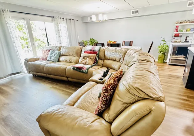 Listing Photo 3 - Condo for sale in building located at 4019 W 93Rd St, Oak Lawn, IL 60453 - Unit #C