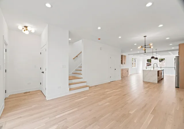 2nd image of 1535 Scoville Ave, Berwyn, IL 60402 | MLS# 12718513
