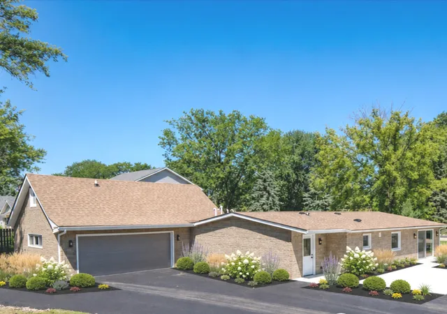 Photo 1 of Single family home for sale at 1823 E Park Pl, Arlington Heights, IL 60004 | MLS# 12718526 | Listing updated on 2026-09-14