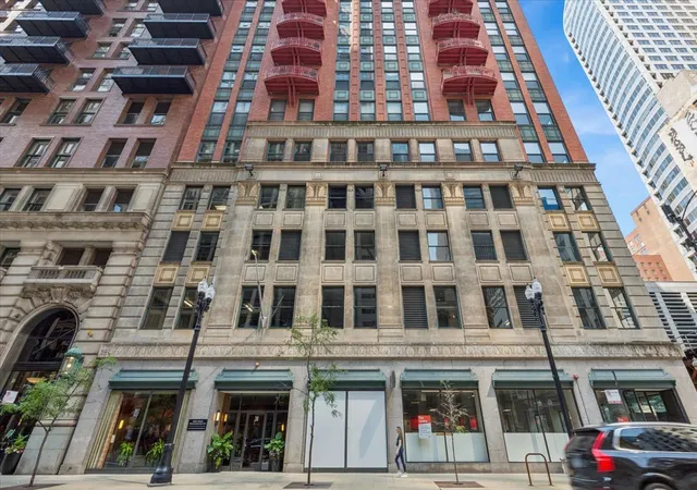 Photo 1 of Sale Pending at 208 W Washington St #1405, Chicago, IL 60606 | MLS# 12718540 | Listing updated on 2026-09-24