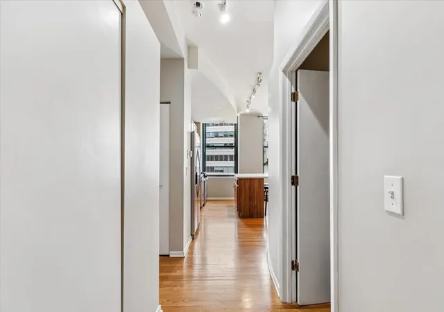 Photo 2 of Sale Pending at 208 W Washington St #1405, Chicago, IL 60606 | MLS# 12718540 | Listing updated on 2026-09-24