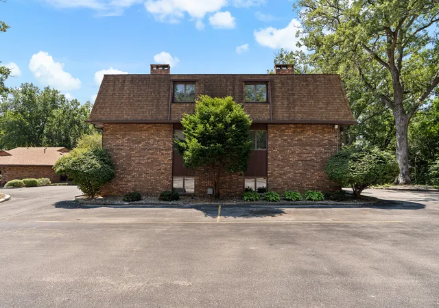 Photo 3 of Sale Pending at 3626 38th Street #16, Rock Island, IL 61201 | MLS# 12718542 | Listing updated on 2026-09-28