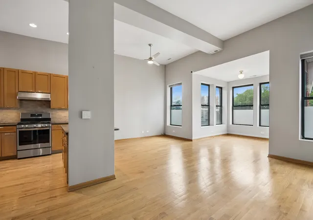 Photo 3 of Sale Pending at 1526 W Birchwood Ave #4E, Chicago, IL 60626 | MLS# 12718551 | Listing updated on 2026-09-30