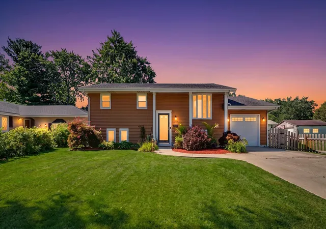 Single family home for sale at 1524 Gates Dr, Rantoul, IL 61866 | MLS# 12718584