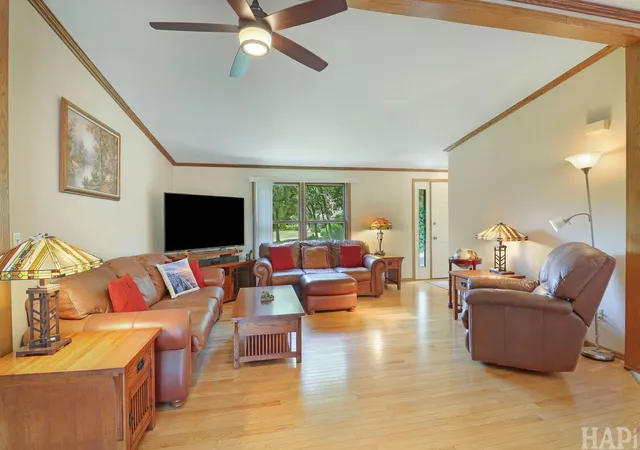 Photo 4 of Single family home for sale at 1375 Dunns Ct, Fox Lake, IL 60020 | MLS# 12718603 | Listing updated on 2026-09-26