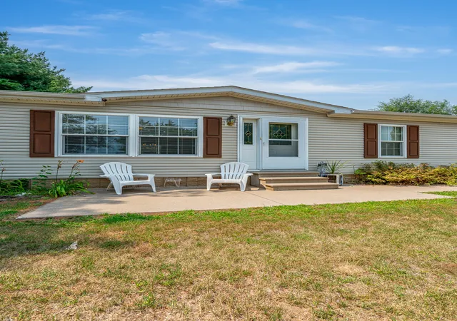 Photo 3 of Sale Pending at 8152 S Charles St, Savanna, IL 61074 | MLS# 12718617 | Listing updated on 2026-09-01