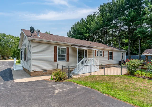 Photo 4 of Sale Pending at 8152 S Charles St, Savanna, IL 61074 | MLS# 12718617 | Listing updated on 2026-09-01