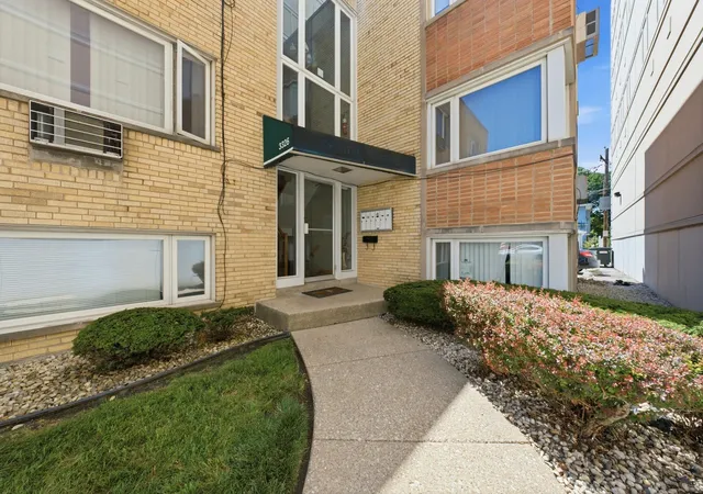 4th image of 3326 Grv Ave, Berwyn, IL 60402
