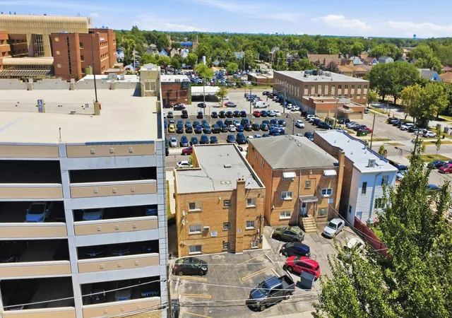 2nd image of 3326 Grv Ave, Berwyn, IL 60402