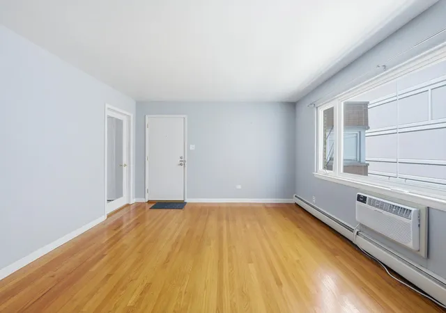 5th image of 3326 Grv Ave, Berwyn, IL 60402