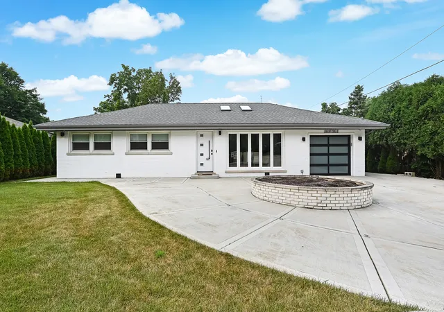 Photo 1 of Single family home for sale at 16w361 95th Place, Burr Ridge, IL 60527 | MLS# 12718638 | Listing updated on 2026-08-04