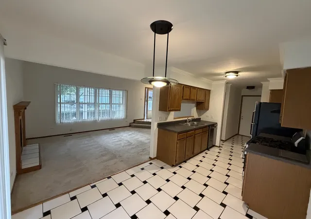 Photo 3 of Condo for sale at 19861 S Edinburgh Ln #19861, Frankfort, IL 60423 | MLS# 12718652 | Listing updated on 2026-10-05