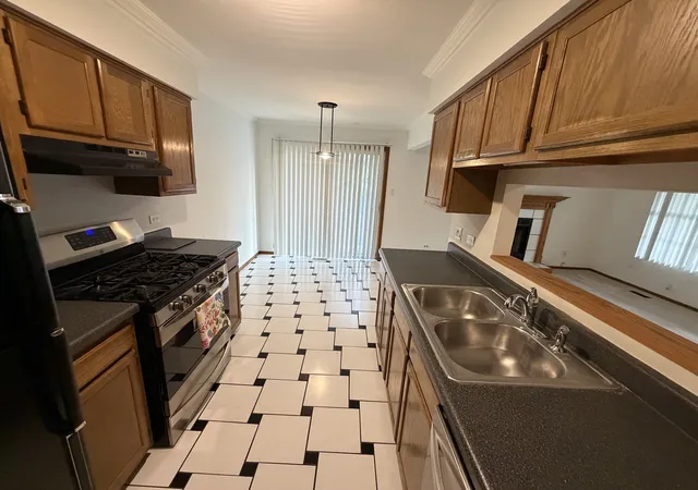 Listing Photo 5 - Condo for sale in building located at 19861 S Edinburgh Ln, Frankfort, IL 60423 - Unit #19861