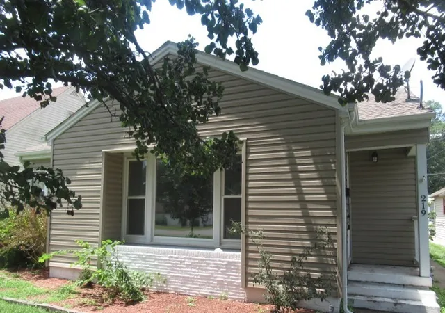 Photo 1 of Single family home for sale at 219 S Line St, Duquoin, IL 62832 | MLS# 12718674 | Listing updated on 2026-10-06