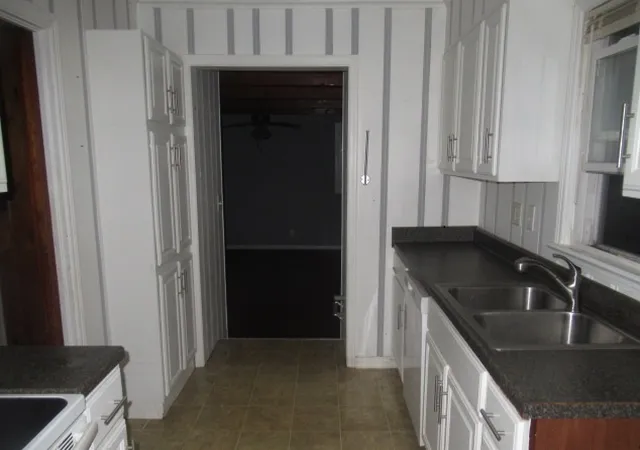 Photo 2 of Single family home for sale at 219 S Line St, Duquoin, IL 62832 | MLS# 12718674 | Listing updated on 2026-10-06