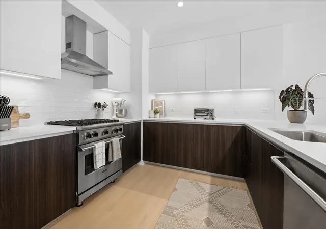 Photo 4 of Condo for sale at 1648 W Division St #707, Chicago, IL 60622 | MLS# 12718681 | Listing updated on 2026-09-14