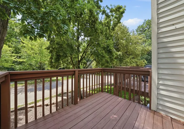 image of 864 N Shady Oaks Dr, Elgin, IL 60120