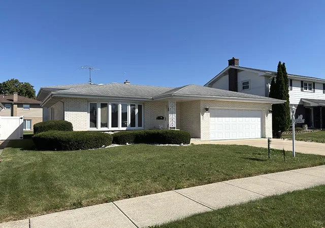 Photo 2 of Single family home for sale at 10916 Kingston St, Westchester, IL 60154 | MLS# 12718685 | Listing updated on 2026-08-17