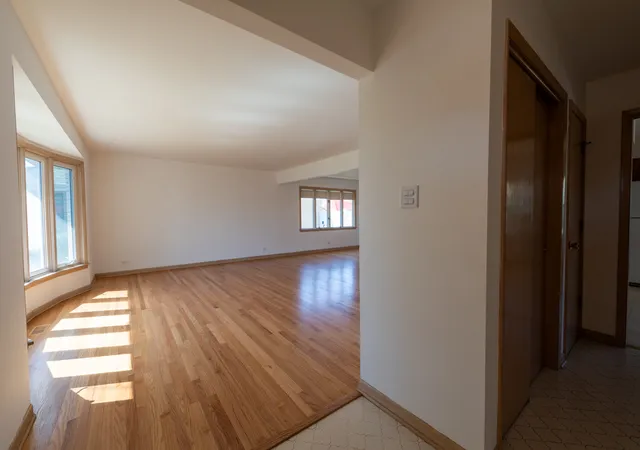 Photo 2 of Single family home for sale at 10916 Kingston St, Westchester, IL 60154 | MLS# 12718685 | Listing updated on 2026-08-17