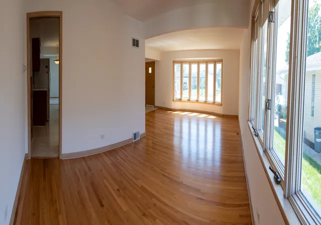 Photo 4 of Single family home for sale at 10916 Kingston St, Westchester, IL 60154 | MLS# 12718685 | Listing updated on 2026-08-17