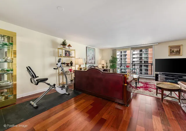 Photo 4 of Condo for sale at 6007 N Sheridan Rd #14D, Chicago, IL 60660 | MLS# 12718704 | Listing updated on 2026-09-21