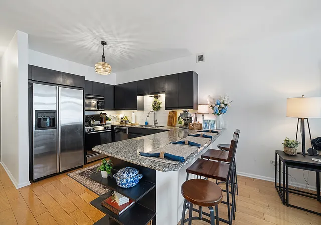 Photo 4 of Condo for sale at 21 W Chestnut St #1306, Chicago, IL 60611 | MLS# 12718733 | Listing updated on 2026-10-16