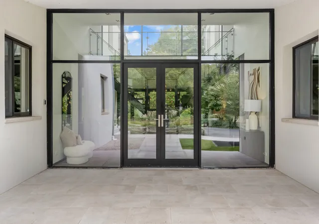 Photo 3 of Mansion for sale at 435 Thorne Ln, Lake Forest, IL 60045 | MLS# 12718757 | Listing updated on 2026-10-04