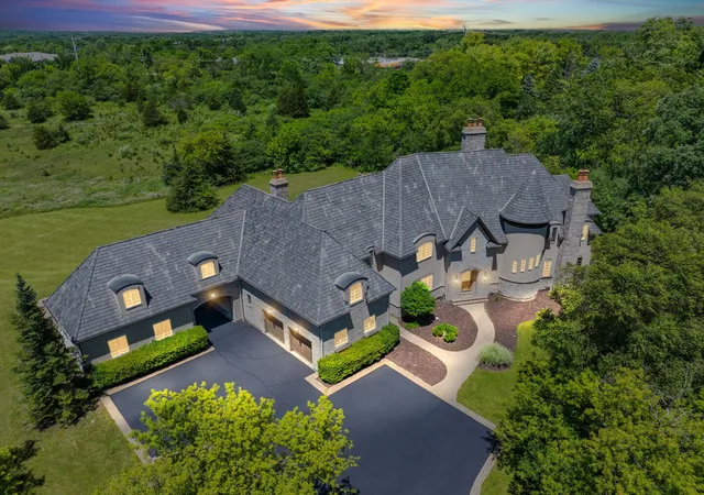 Photo 2 of Single family home for sale at 594 N Plum Tree Rd, Barrington, IL 60010 | MLS# 12718774 | Listing updated on 2026-09-24