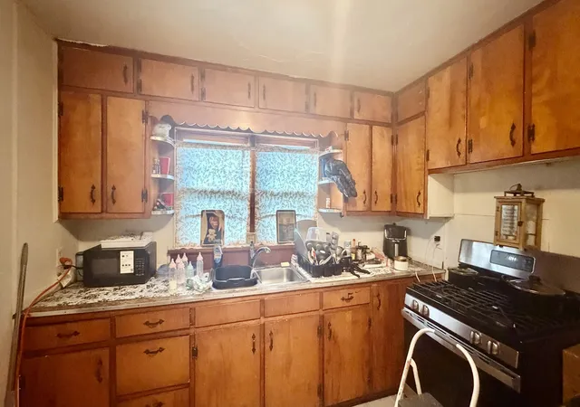 Photo 2 of Single family home for sale at 1407 S Sycamore St, Centralia, IL 62801 | MLS# 12718776 | Listing updated on 2026-09-16