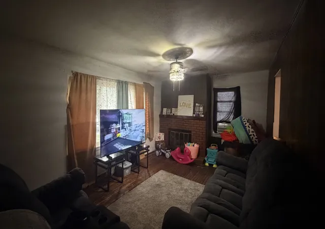 Photo 3 of Single family home for sale at 1407 S Sycamore St, Centralia, IL 62801 | MLS# 12718776 | Listing updated on 2026-09-16