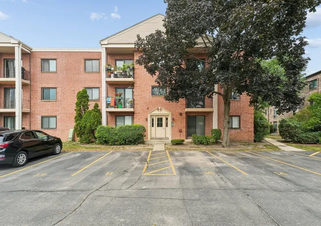 Photo 1 of Condo for sale at 5401 Chateau Dr #4, Rolling Meadows, IL 60008 | MLS# 12718806 | Listing updated on 2026-08-28