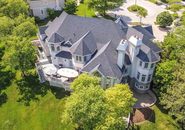 Photo 2 of Mansion for sale at 10 Clubside Ct, Burr Ridge, IL 60527 | MLS# 12718828 | Listing updated on 2026-09-24
