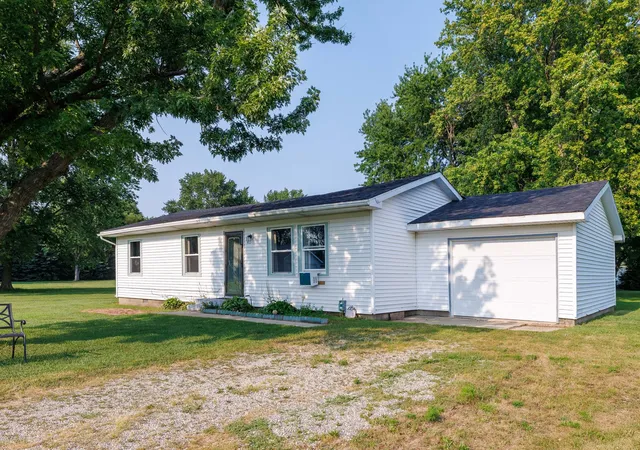 1st image of 403 N 1st St, Sheldon, IL 60966 | MLS# 12718843