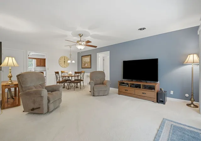4th image of 3702 37th Ave, Moline, IL 61265