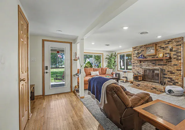 Photo 3 of Single family home for sale at 1508 E Kent St, Streator, IL 61364 | MLS# 12718969 | Listing updated on 2026-10-04
