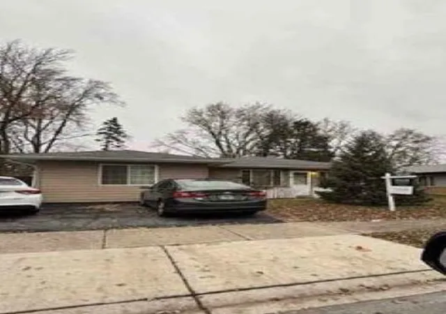 Photo 2 of Single family home for sale at 270 Green St, Park Forest, IL 60466 | MLS# 12718973 | Listing updated on 2026-09-06