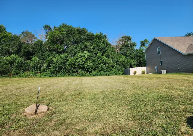2nd image of 10 Lone Oak Ct, Bloomington, IL 61705 | MLS# 12718975