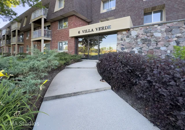 Photo 2 of Sale Pending at 6 Villa Verde Dr #201, Buffalo Grove, IL 60089 | MLS# 12718981 | Listing updated on 2026-08-28
