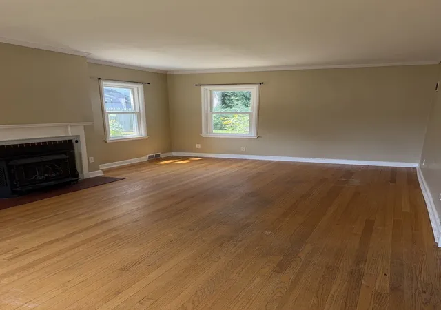 Photo 3 of Sale Pending at 929 Garfield Ave, Belvidere, IL 61008 | MLS# 12718998 | Listing updated on 2026-09-23