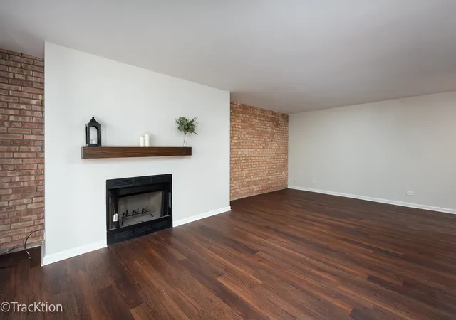 Photo 3 of Condo for sale at 5950 Oakwood Dr #1H, Lisle, IL 60532 | MLS# 12719019 | Listing updated on 2026-09-23