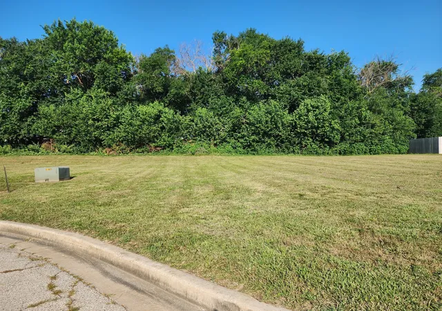 Photo 2 of Land for sale at 8 Lone Oak Ct, Bloomington, IL 61705 | MLS# 12719043 | Listing updated on 2026-08-04