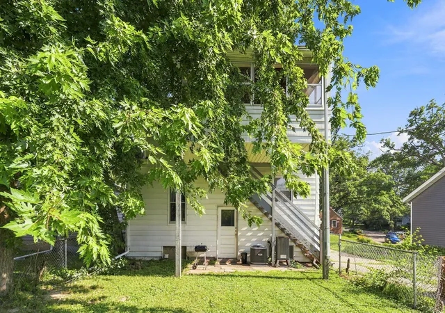 3rd image of 2526 23Rd Ave, Rock Island, IL 61201 | MLS# 12719093