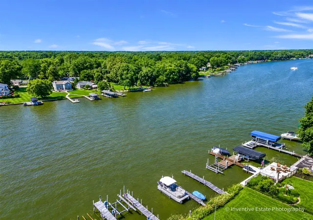 Photo 4 of Single family home for sale at 1925 N Woodlawn Park Ave, Mc Henry, IL 60051 | MLS# 12719139 | Listing updated on 2026-08-04