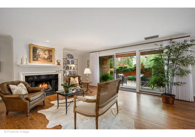 Listing Photo 4 - Condo for sale in building located at 105 E Laurel Ave, Forest Lake, IL 60045 - Unit #103