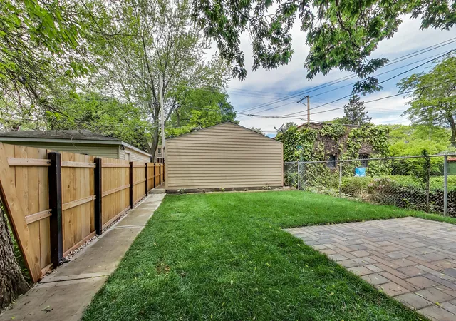 Listing Photo 2 - Condo for sale in building located at 5312 S Woodlawn Ave, Chicago, IL 60615 - Unit #3