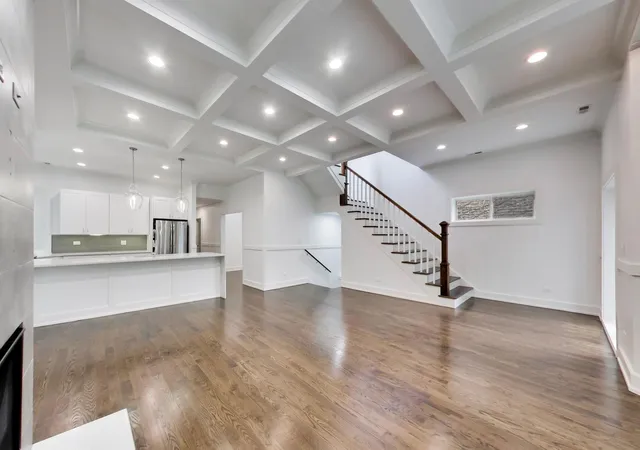 Listing Photo 5 - Condo for sale in building located at 5312 S Woodlawn Ave, Chicago, IL 60615 - Unit #3