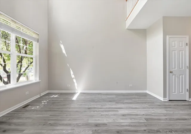 Listing Photo 3 - Condo for sale in building located at 725 S Jade Ln, Round Lake, IL 60073